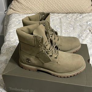Timberland Boots Woman’s 8.5